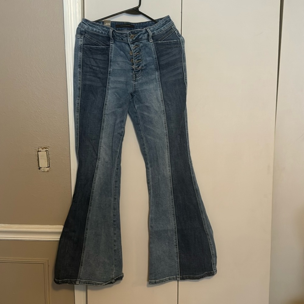 Buckle/Flying Monkey High Rise Super Flare Jeans.  Button.  Size29x32